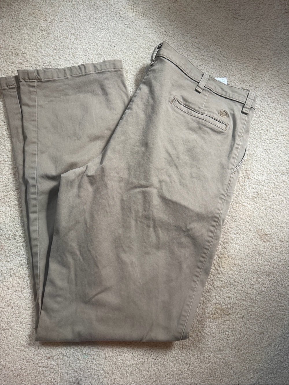 Wrangler Men's Chinos in Khaki/Tan
